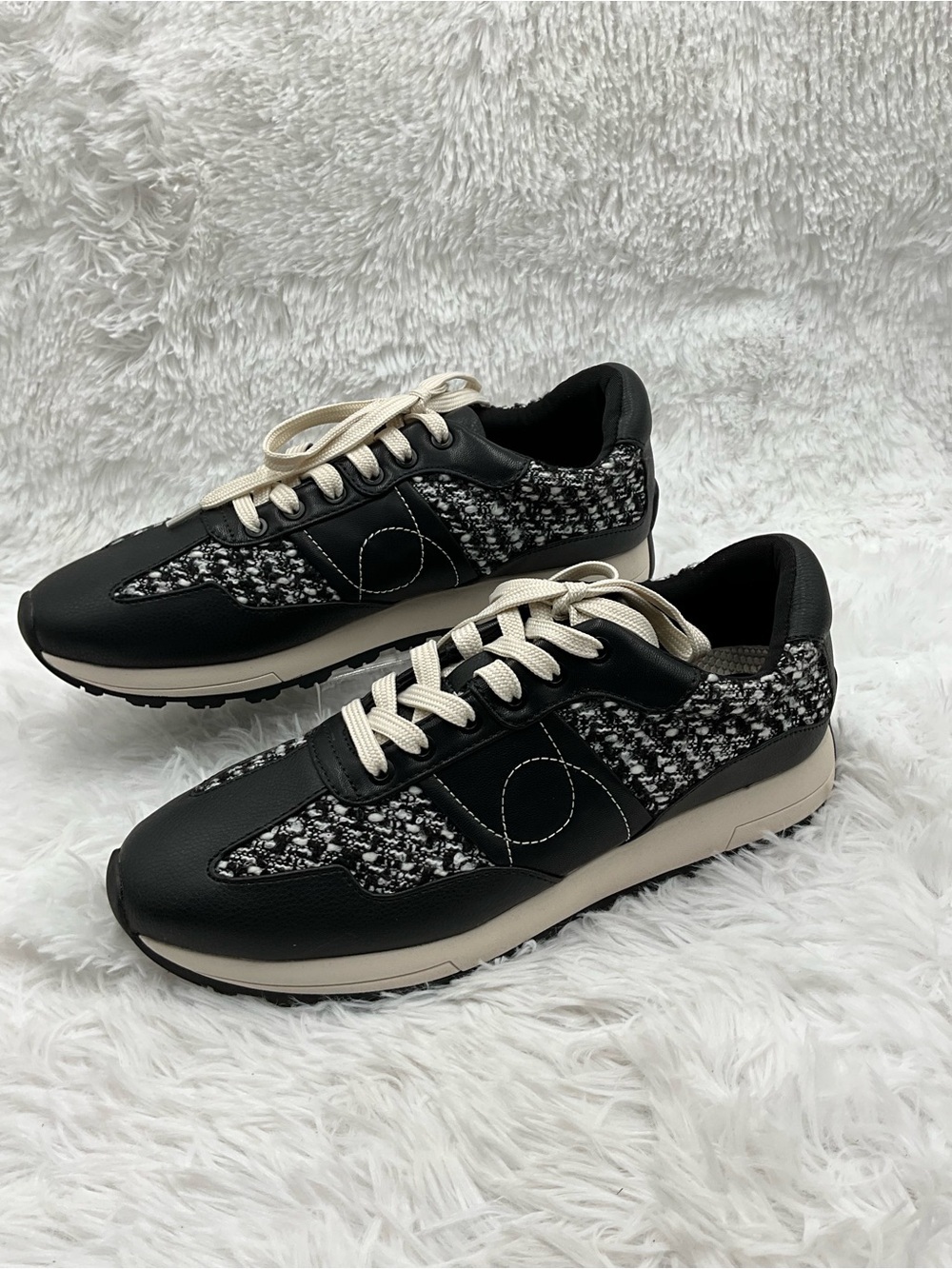 BareTraps Sneakers Size 9 M Black & White Tweed Lace-Up